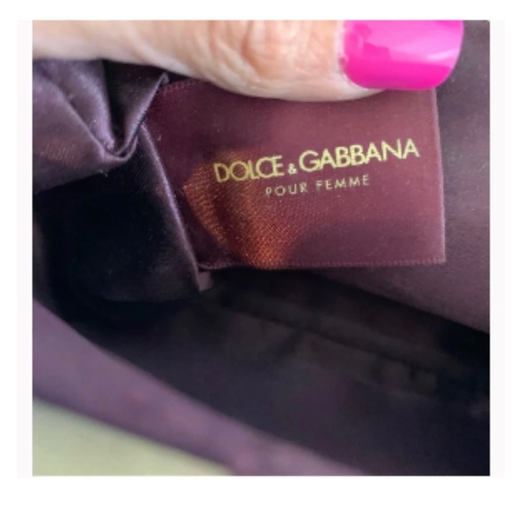 New Dolce and Gabanna 2pc lotion and clutch set in a box - Picture 5 of 6